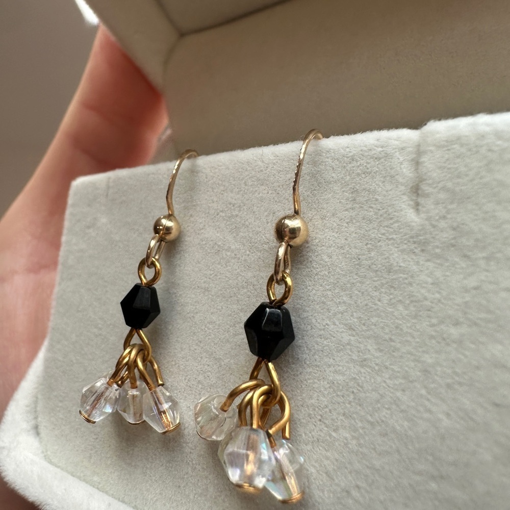 Elegant Gold and Black Dangle Earrings 14/20 GF